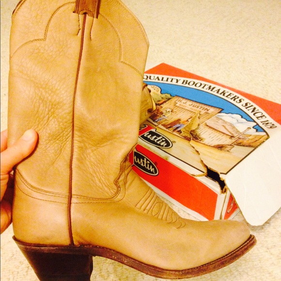 Shoes - Vintage Justin Camel Elk Boots